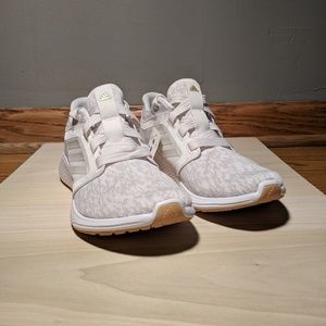 NEW Adidas Women's Running Edge Lux 3